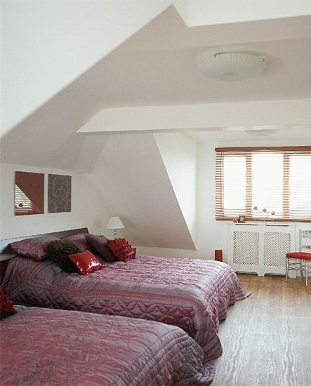 loft-bedroom-decorating-ideas-l-0ee24717f546faf0